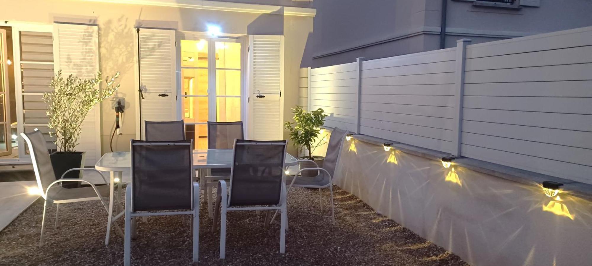 Luminary Night Suite Монтеврен Экстерьер фото
